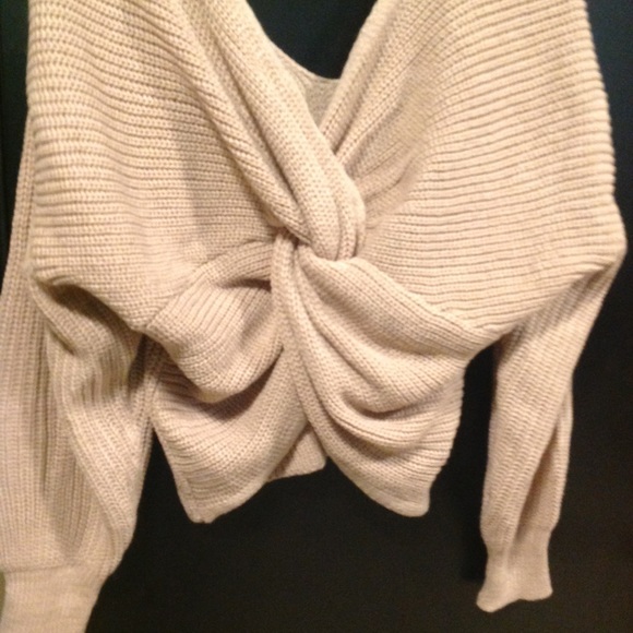 Blush knit sweater with twist back or front - Picture 6 of 6